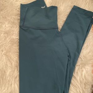 TNA/Aritzia leggings